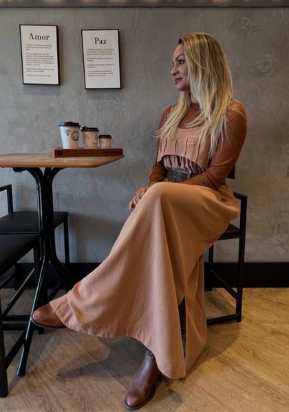 Look escolhido pela Dona Tata — tons caramelo